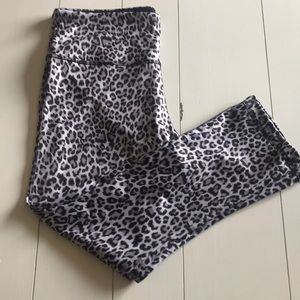 CUTE leopard print legging, Medium.